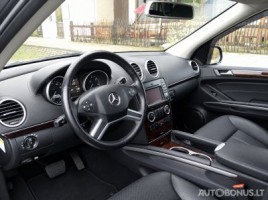 Mercedes-Benz GL550 | 4