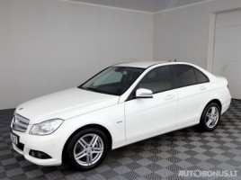 Mercedes-Benz, 2.1 l., sedanas | 1