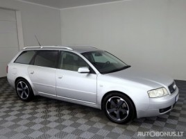 Audi universalas