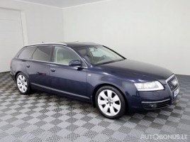 Audi universalas