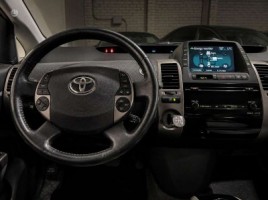 Toyota Prius, hatchback | 2
