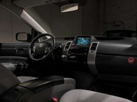 Toyota Prius, hatchback | 1