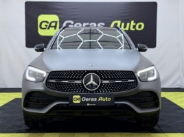 Mercedes-Benz GLC300 | 1