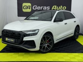 Audi Q8 visureigis
