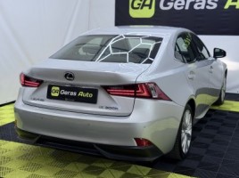 Lexus IS 300h, saloon | 3