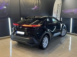 Toyota C-HR, 1.8 l., visureigis | 1
