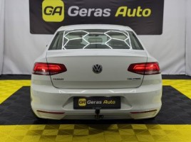 Volkswagen Passat, sedanas | 4