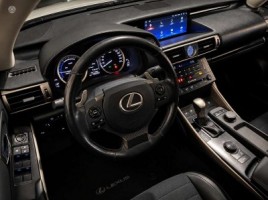 Lexus IS 300h, saloon | 1