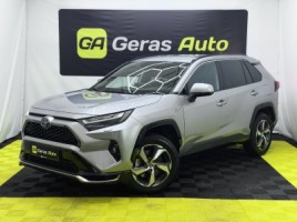 Toyota RAV4 visureigis